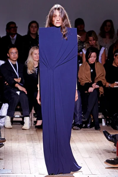 Look 27
